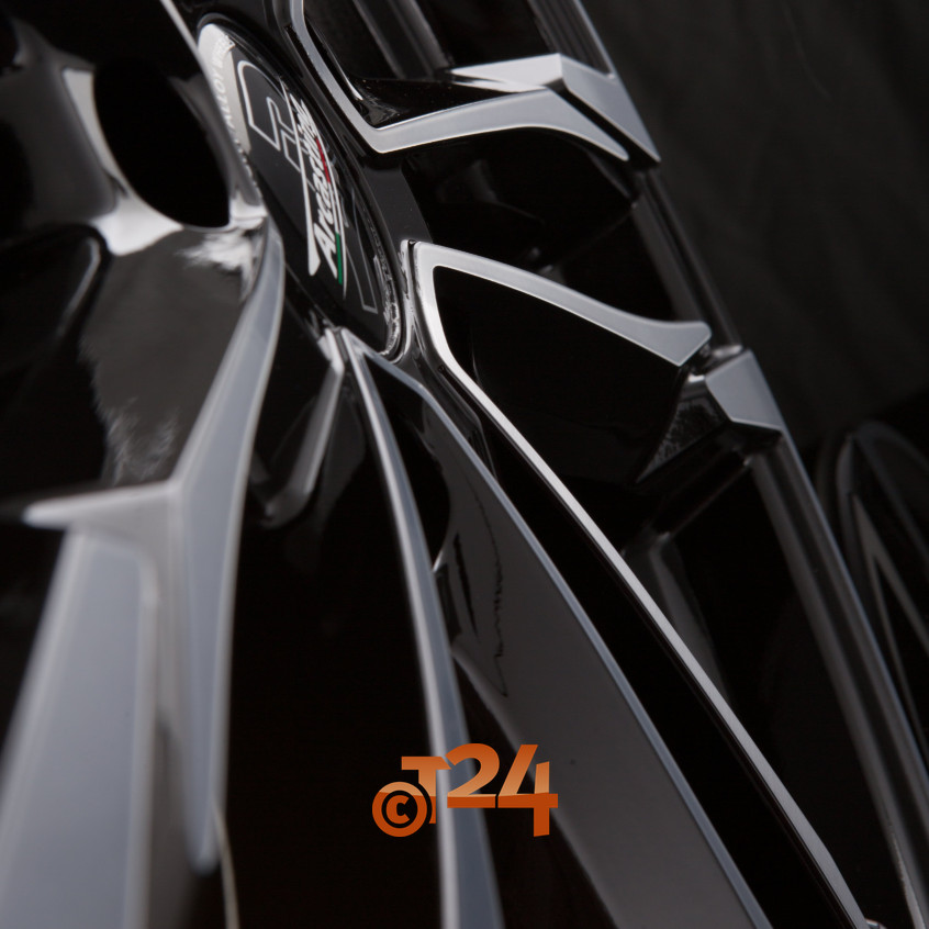 GIORGIONE|Black Glossy Polished 18