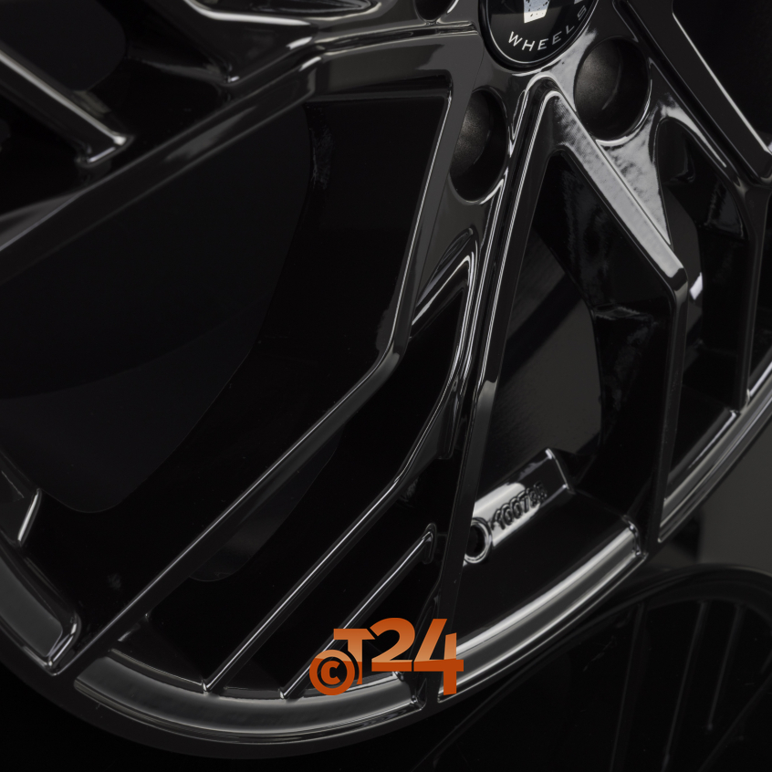V7|Glossy Black 19